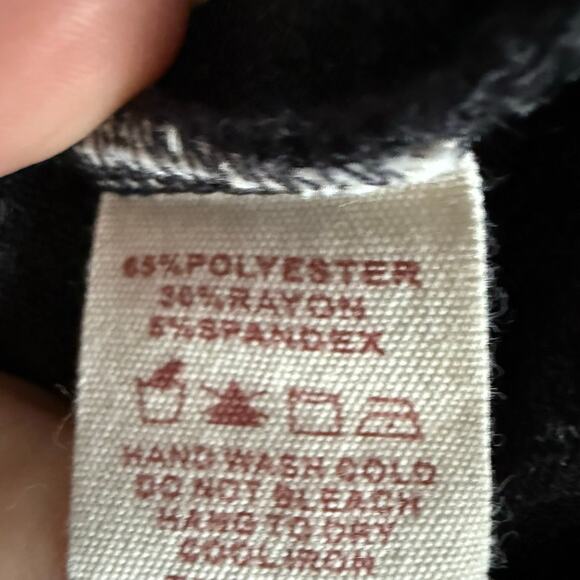 Hem and Thread Long Sleeve Gray Sweater Size Medium - Picture 10 of 10